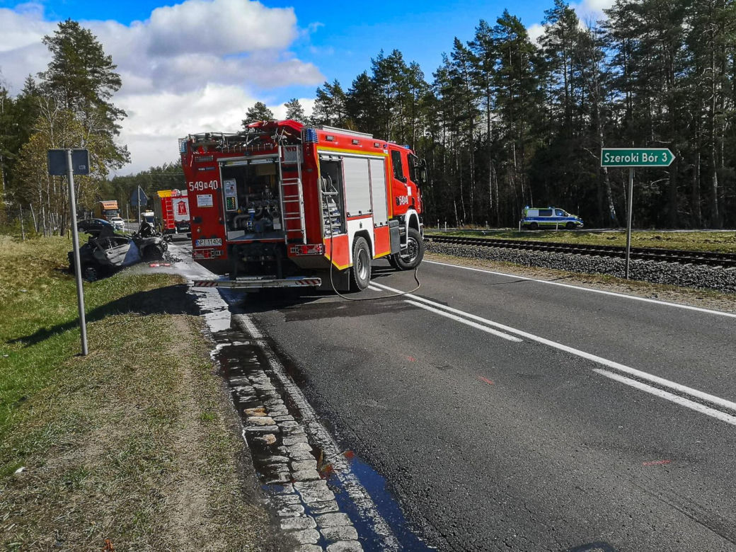 Tragiczny finał ucieczki przed policją. Auta stanęły w ogniu, zginęły dwie osoby
