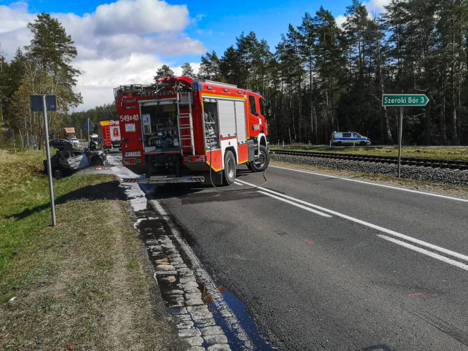Tragiczny finał ucieczki przed policją. Auta stanęły w ogniu, zginęły dwie osoby