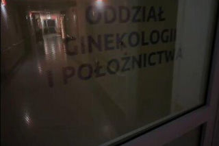 Nikt się nie spodziewał! Znani influencerzy powitali na świecie córeczkę