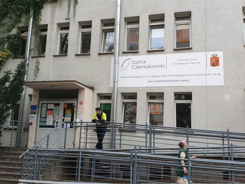 Przyszedł pod izbę przyjęć i zmarł?