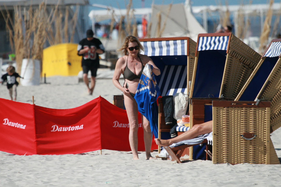 Grażyna Szapołowska na plaży