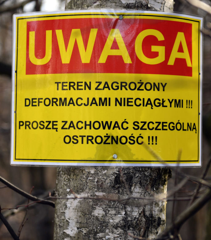 Koszmar mieszkańców Trzebini. Konieczna jest ewakuacja! Co dalej z cmentarzem?