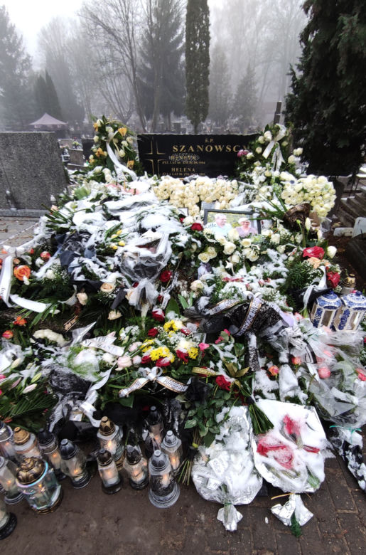Serce z fajansu. Żona właściciela włocławskiej fabryki fajansu zmarła przy jego grobie dzień po pogrzebie męża