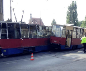 Zderzenie dwóch tramwajów w centrum Bydgoszczy! [ZDJĘCIA]