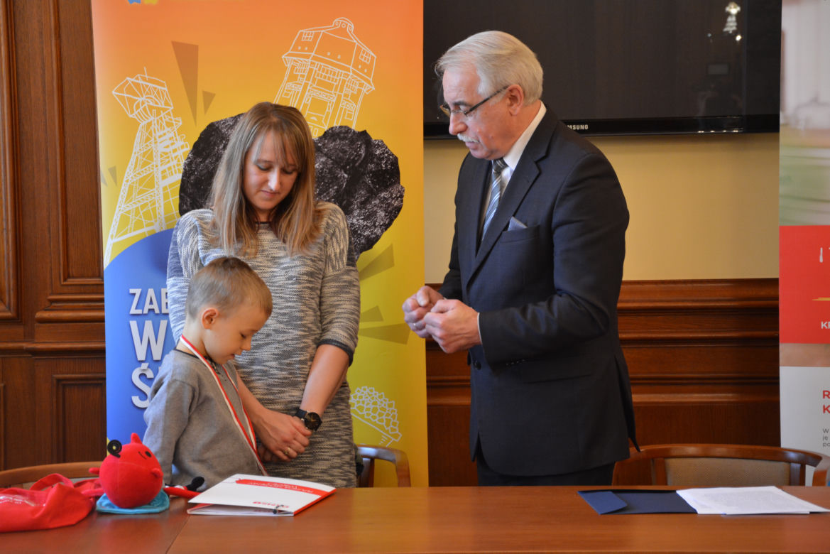 Mały Bartuś czeka na dawcę szpiku