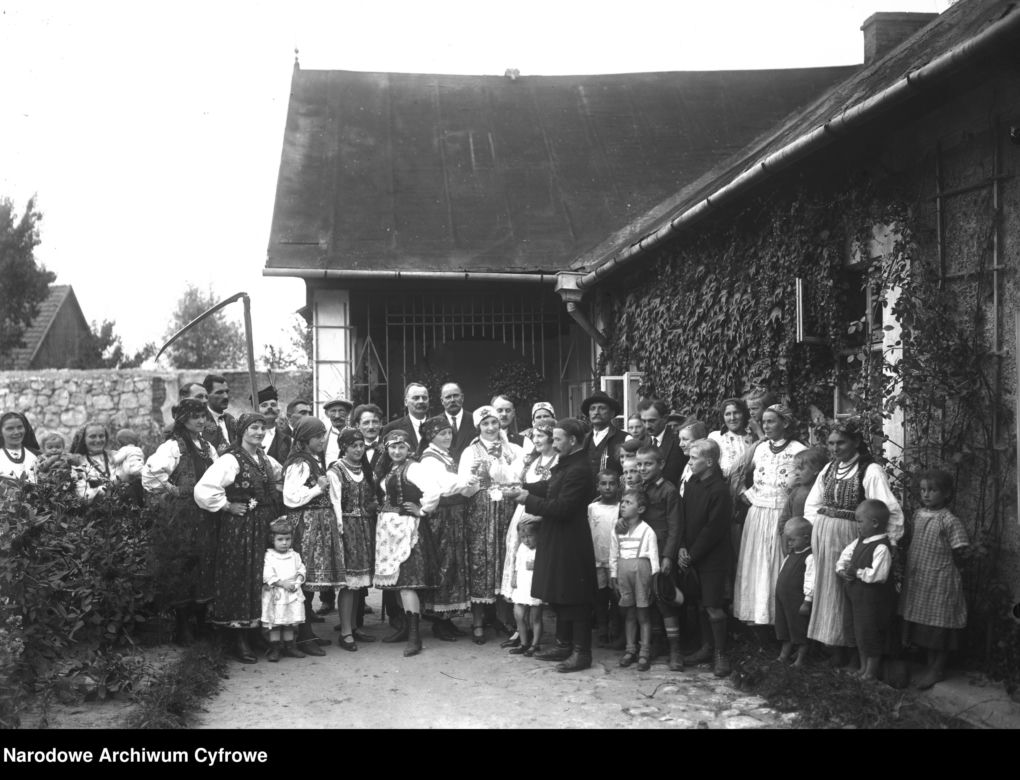 Tak mieszkało się na polskiej wsi prawie 100 lat temu. Zobaczcie te niezwykłe zdjęcia!
