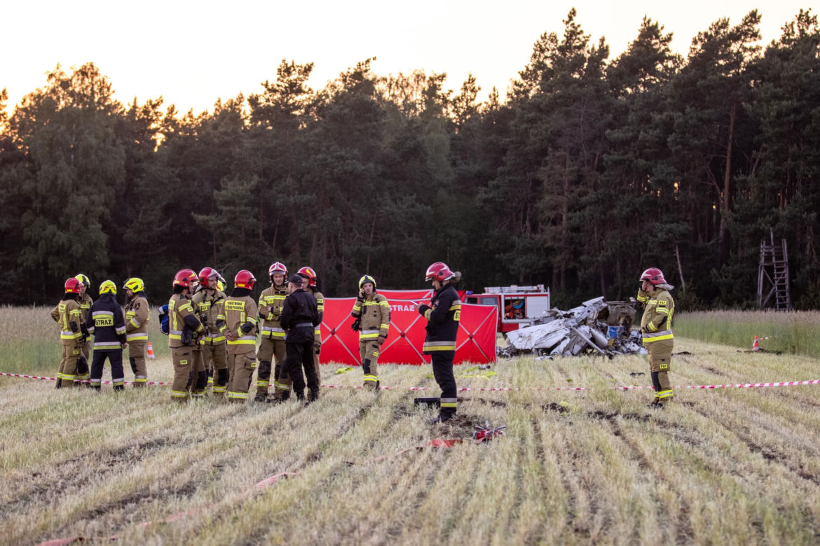 Katastrofa lotnicza w Rębielicach Królewskich. Rozbiła się awionetka, dwie osoby nie żyją 