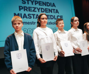 Najzdolniejsi uczniowie odebrali stypendia Prezydenta Miasta Siedlce