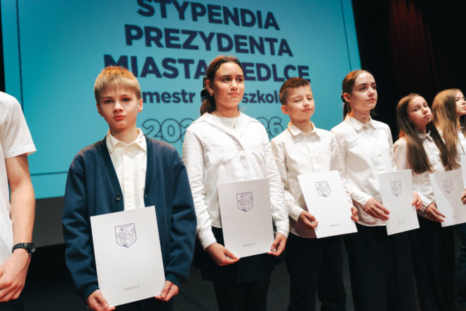 Najzdolniejsi uczniowie odebrali stypendia Prezydenta Miasta Siedlce