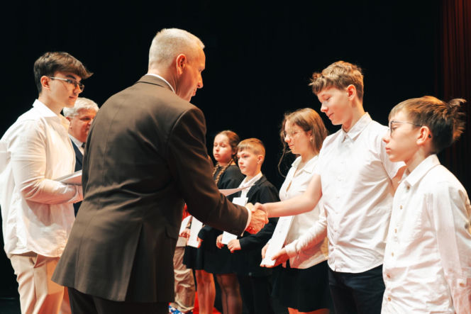 Najzdolniejsi uczniowie odebrali stypendia Prezydenta Miasta Siedlce