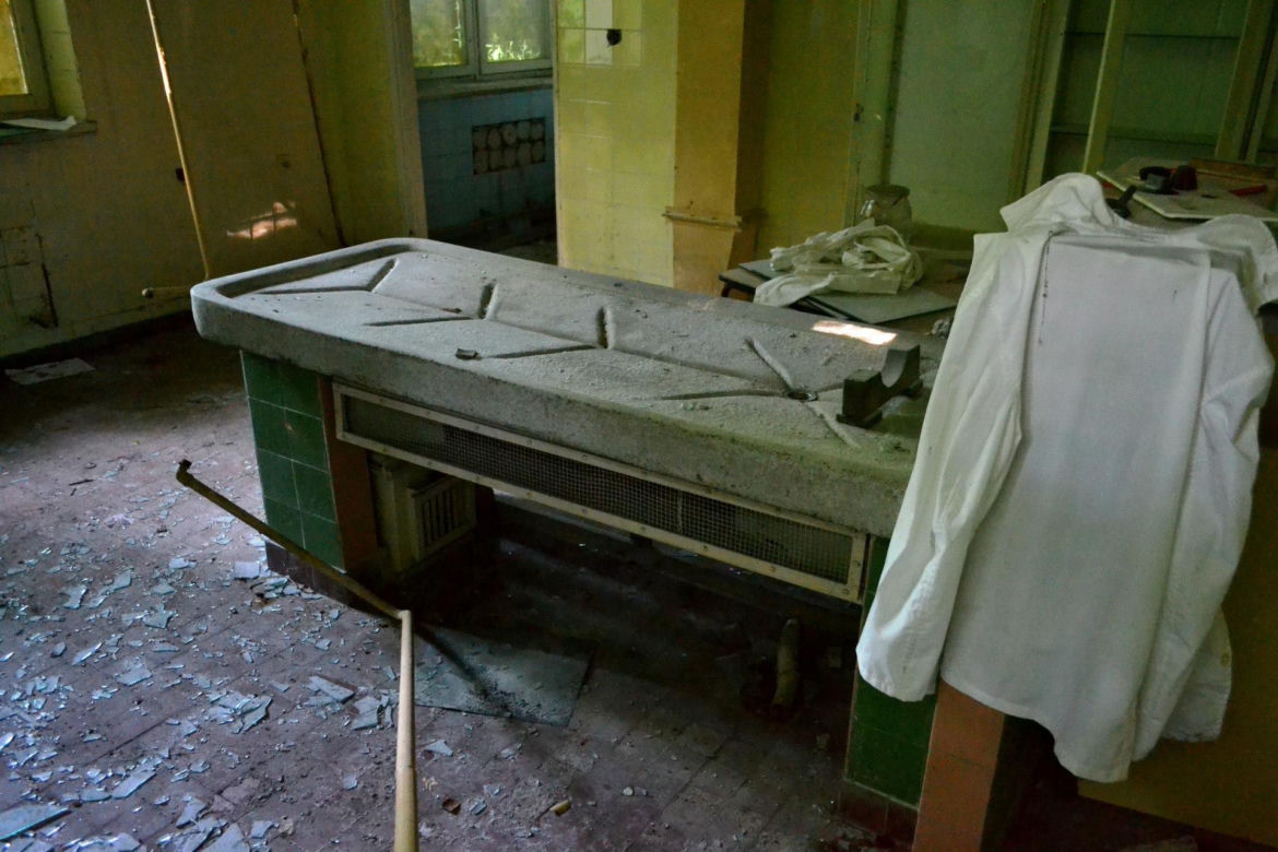 Sfotografował opuszczony szpital i prosektorium. Tylko dla ludzi o mocnych nerwach! 