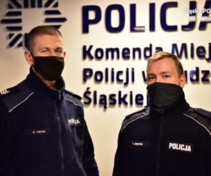 Potężny pożar w Rudzie Śląskiej. Policjanci wytargali z płomieni starszego mężczyznę!