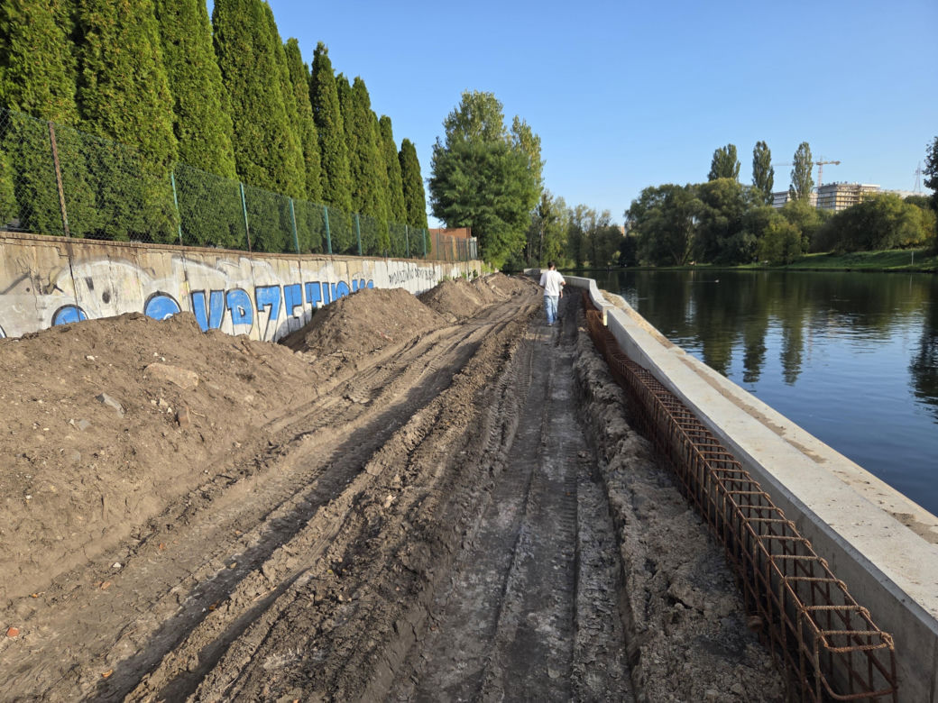 Tak zmieniają się bulwary nad Brdą. Trwa rewitalizacja nabrzeża w Bydgoszczy