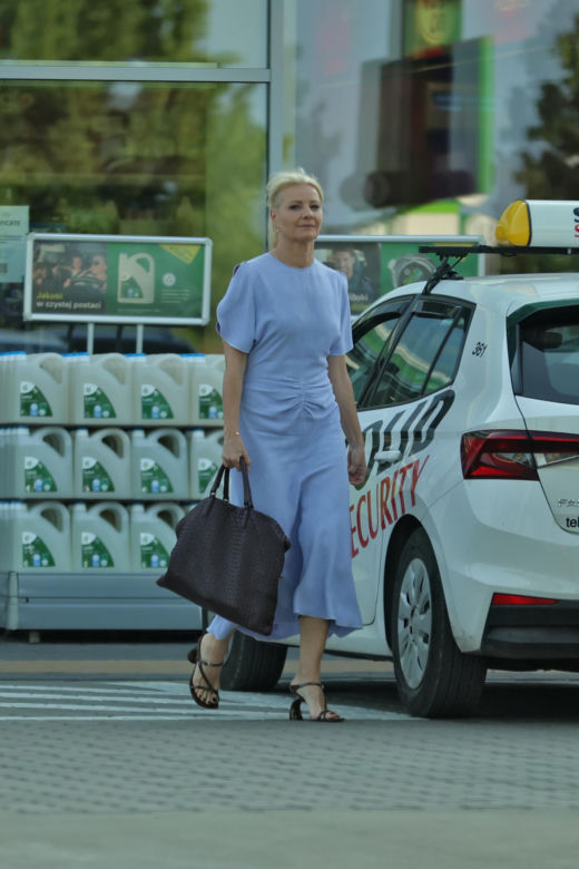 Małgorzata Kożuchowska jeździ autem za pół miliona w obcasach