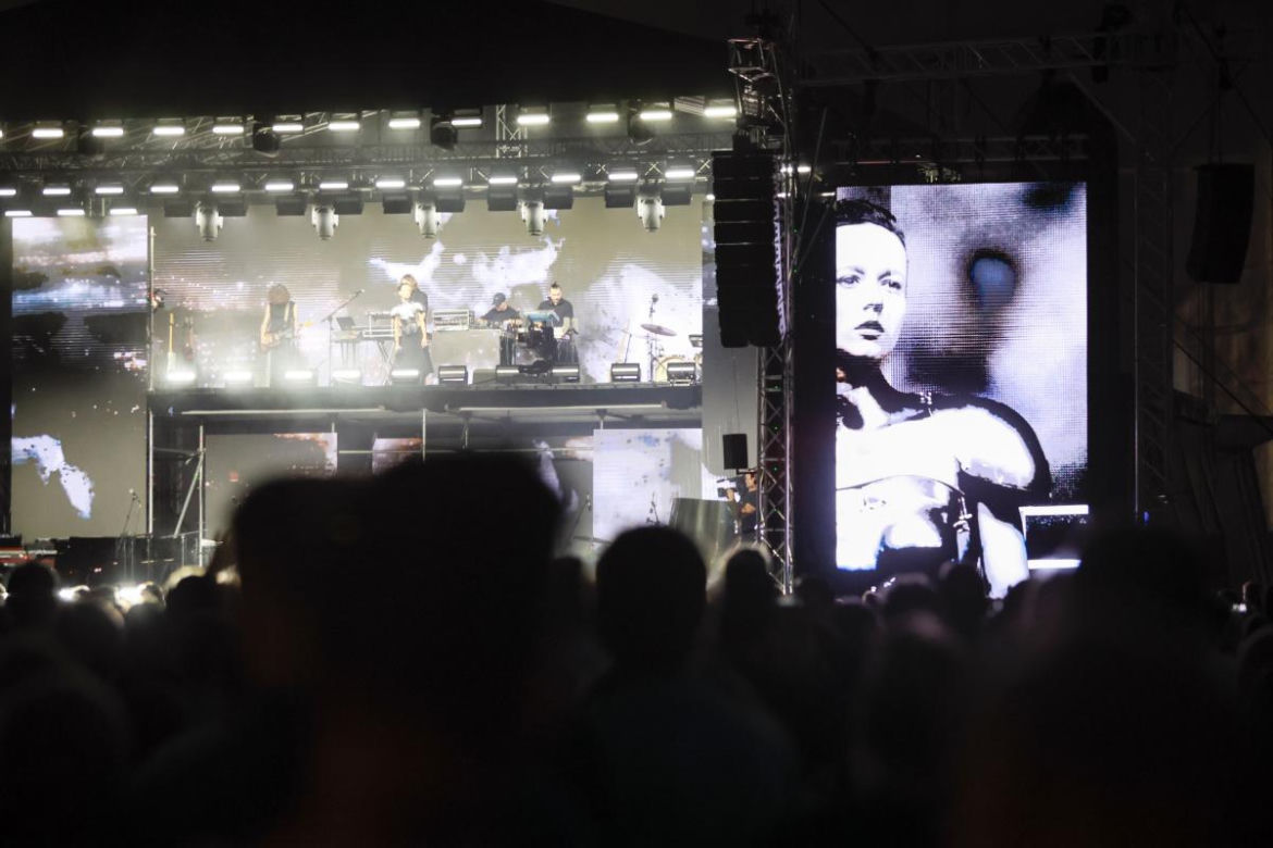 Koncert Brodki w Parku Wolności przy Muzeum Powstania Warszawskiego