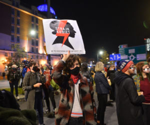 Protest kobiet przeciwko wyrokowi Trybunału Konstysucyjnego w sprawie zakazu aborcji