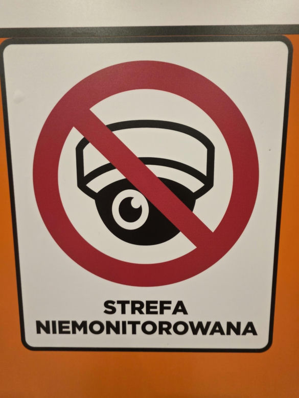 Strefy, gdzie są kamery, a także te wolne od kamer, zostały w siedleckim aquaparku wyraźnie oznaczone