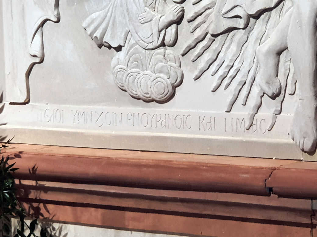 Nietypowe Groby Pańskie. Instalacje zaskakują i skłaniają do przemyśleń. Są w nich ukryte symbole 