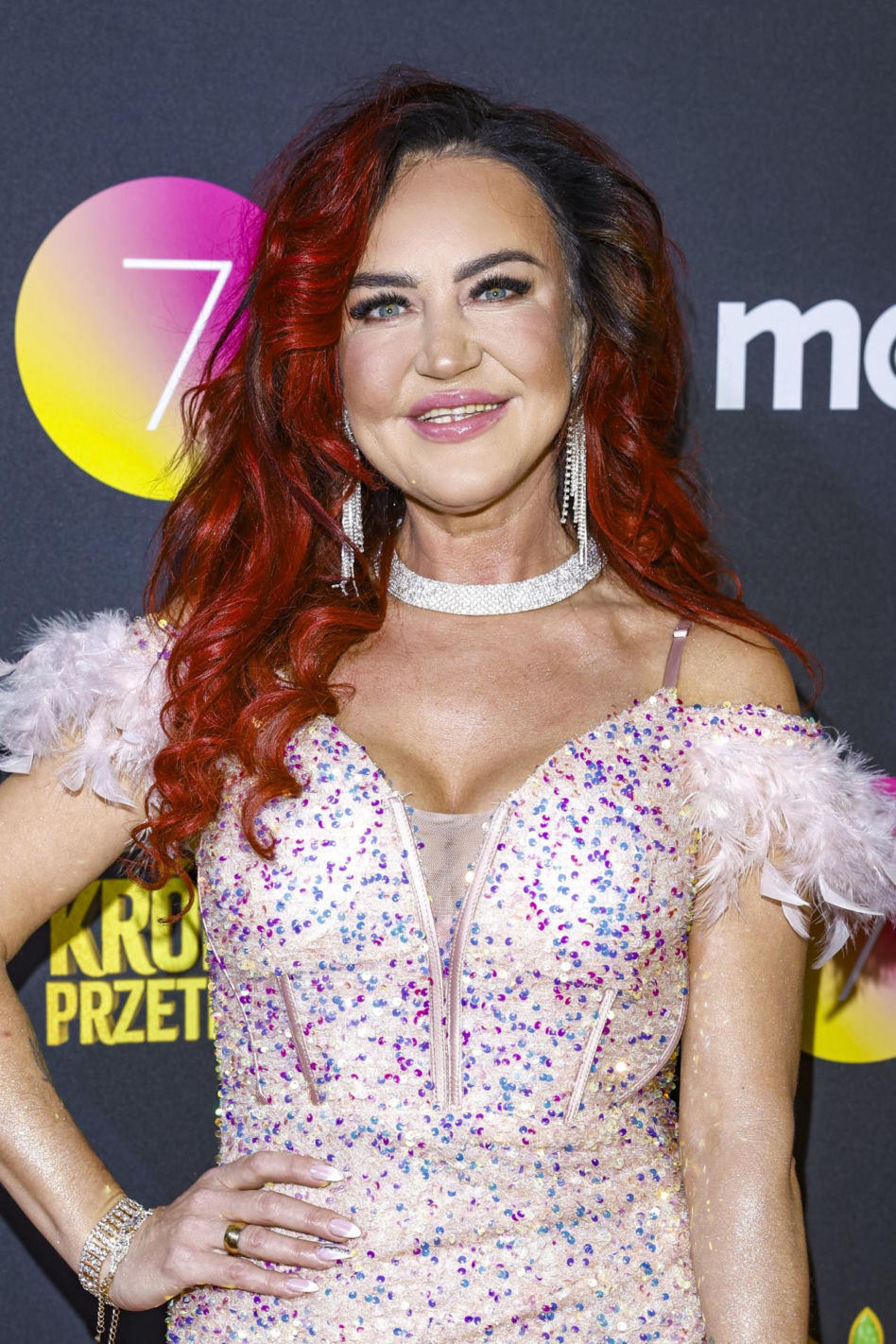 Agnieszka Kotońska pozuje w bikini. Prezentuje efekt operacji biustu 