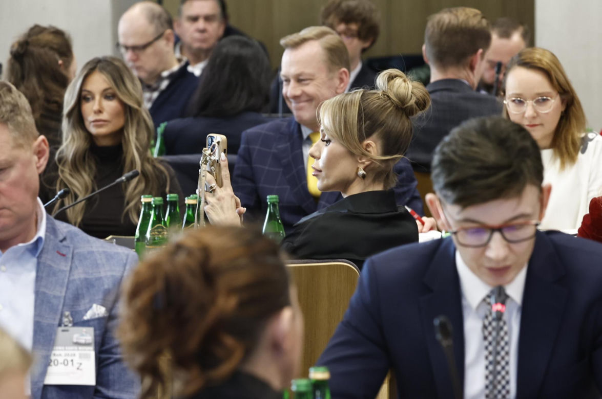 Niebywałe, do czego poseł PiS porównał strzelanie petardami. Doda aż złapała się za głowę! Szok
