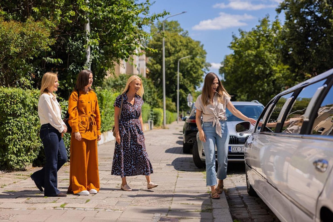 Pierwsza miłość, odcinek 4275: Marta (Honorata Witańska), Kinga (Aleksandra Zienkiewicz), Marysia (Aneta Zając), Emilka (Anna Ilczuk)