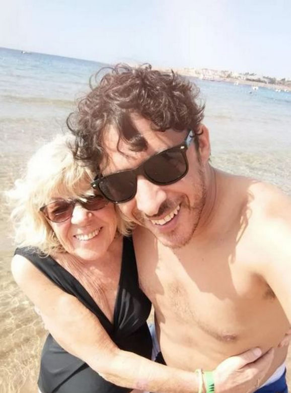 82-latka rozwodzi się z 36-latkiem! "Seks był ognisty, ale ukradł mi krewetki"