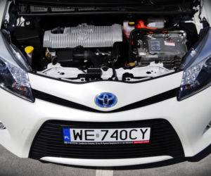 Toyota Yaris Hybrid 100