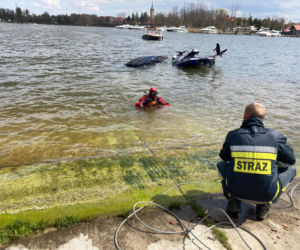 Mikołajki. Wodując skuter utopił Mercedesa