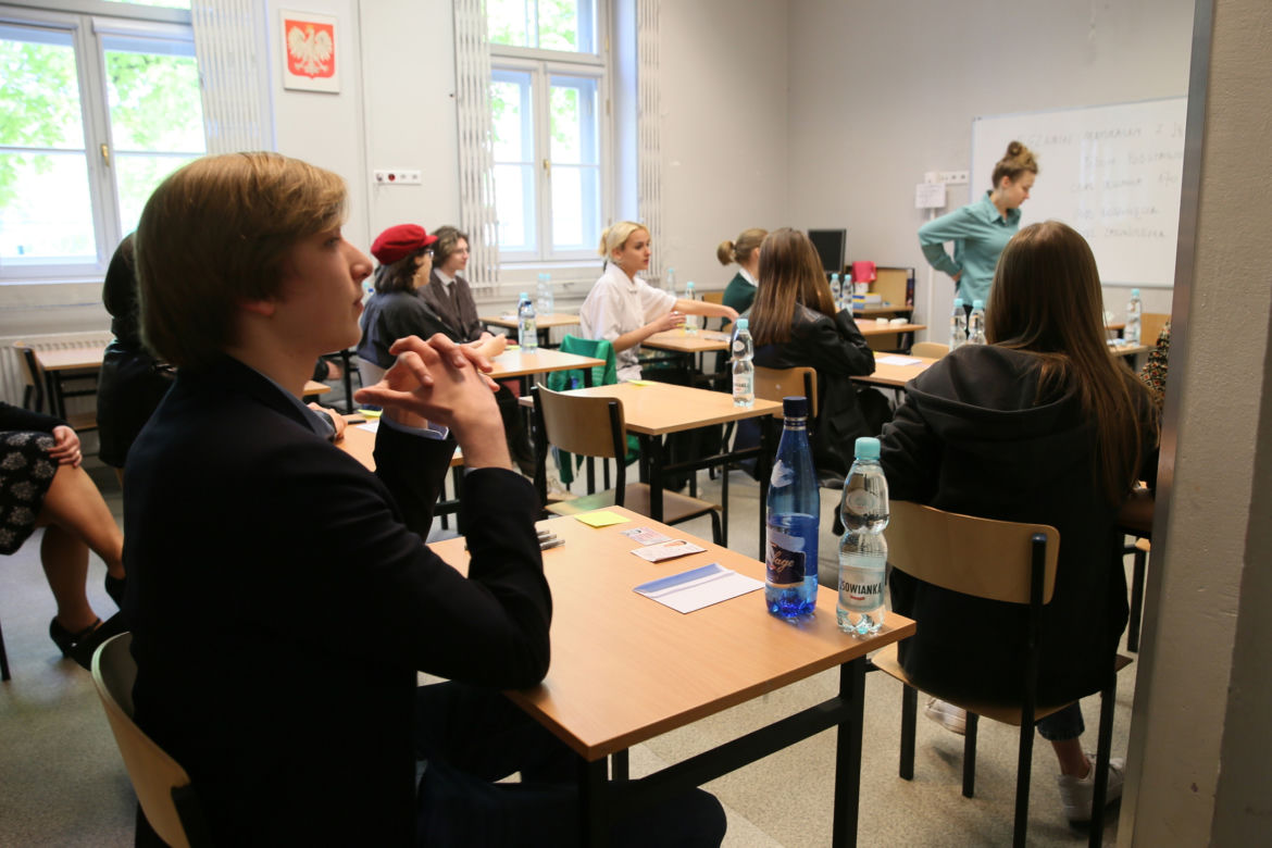 Matura była prosta! Warszawscy uczniowie skończyli egzamin z uśmiechem na ustach