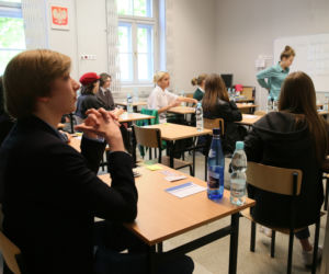 Matura była prosta! Warszawscy uczniowie skończyli egzamin z uśmiechem na ustach