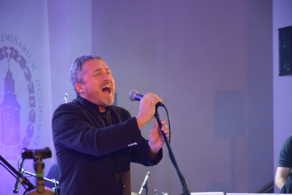 Koncert muzyki chrześcijańskiej przyciągnął tłumy! Zobacz zdjęcia z Cecylianki