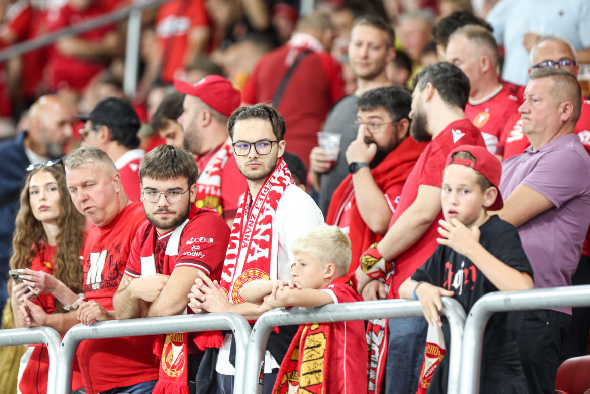 Widzew Łódź - Lech Poznań: Zdjęcia kibiców z meczu 6. kolejki PKO BP Ekstraklasy