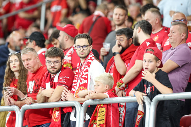 Widzew Łódź - Lech Poznań: Zdjęcia kibiców z meczu 6. kolejki PKO BP Ekstraklasy