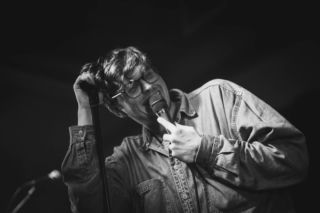Yard Act ogłaszają pierwszy koncert w Polsce! Brytyjczycy wystąpią jesienią w Warszawie