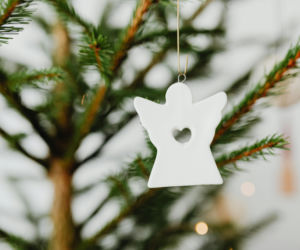 Co zrobić z choinką po świętach? Sprawdzone sposoby na pozbycie się drzewka