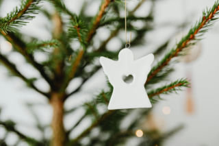 Co zrobić z choinką po świętach? Sprawdzone sposoby na pozbycie się drzewka