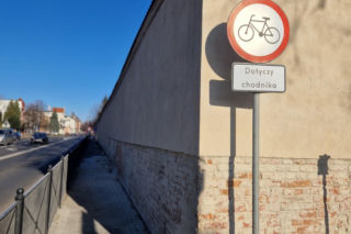 Remont muru kościelnego