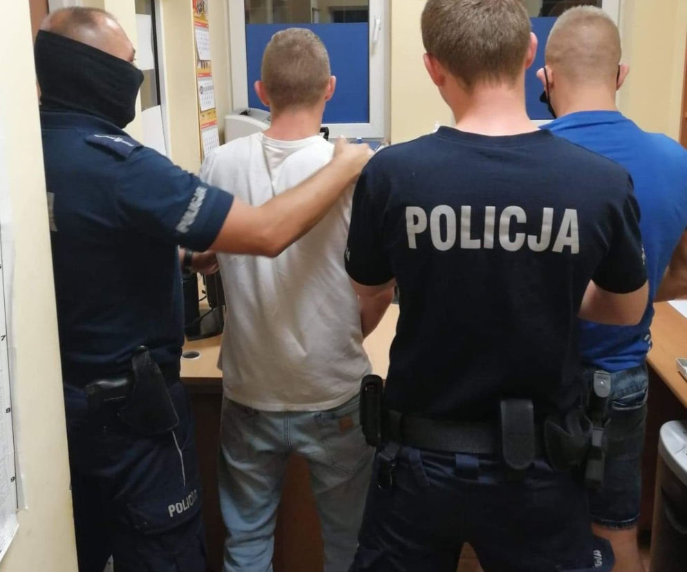 Łodzianin urządził sobie po pijanemu rajd po Andrespolu. Jednym z pasażerów okazał się POSZUKIWANY PRZESTĘPCA