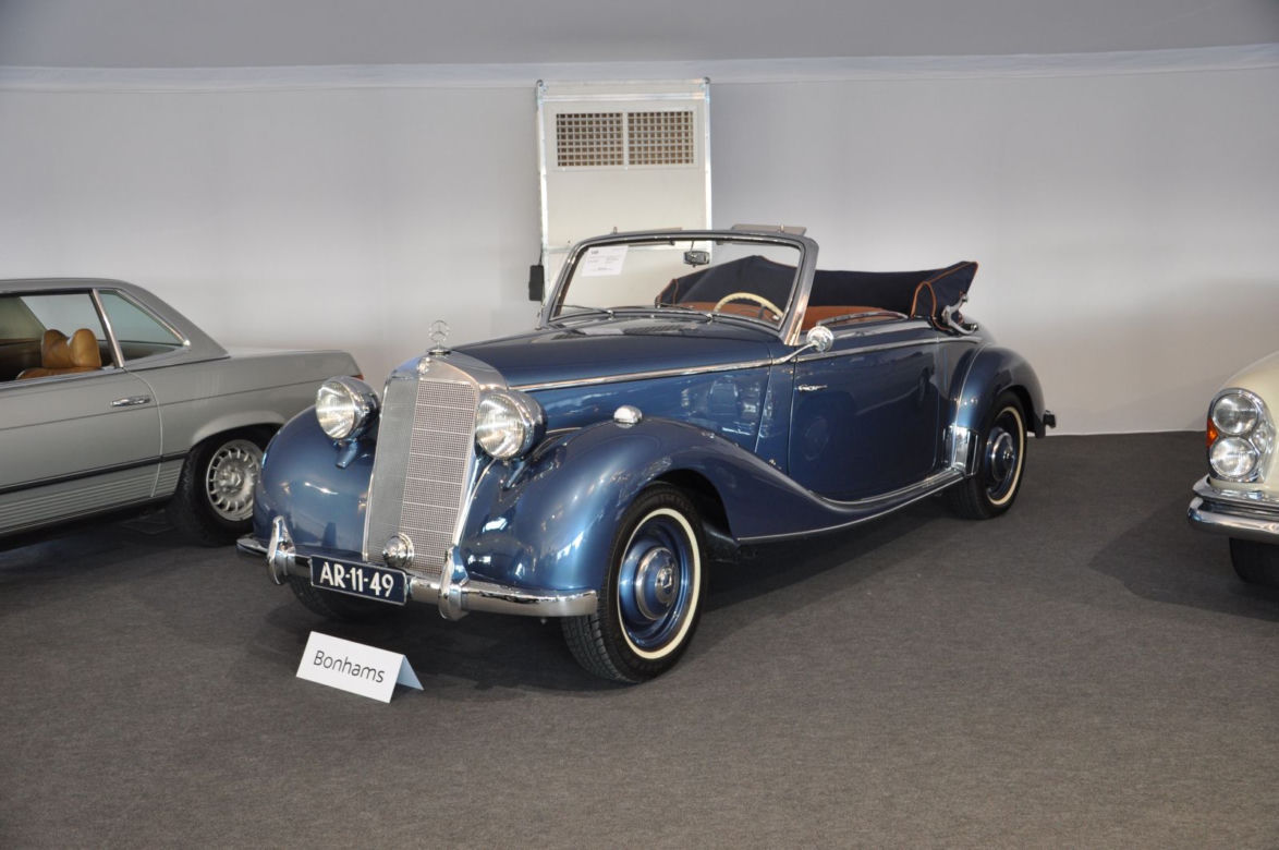 Aukcja zabytkowych Mercedesów w muzeum w Stuttgarcie