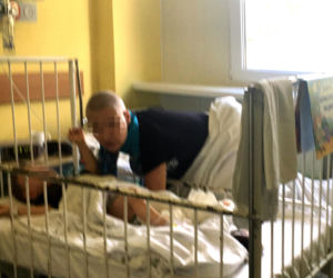 Szymonek wypadł z okna, gdy matka była pijana