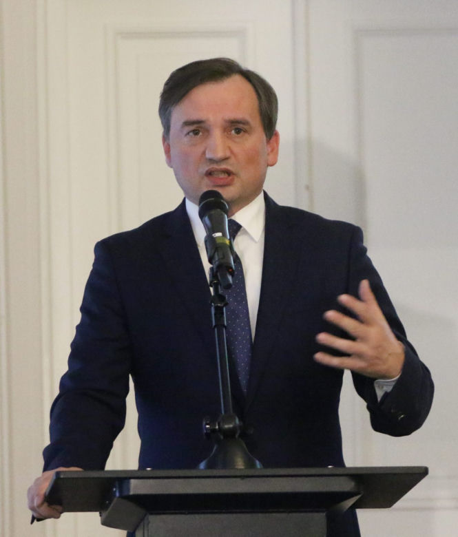 Gowin nie chce, Ziobro myśli 