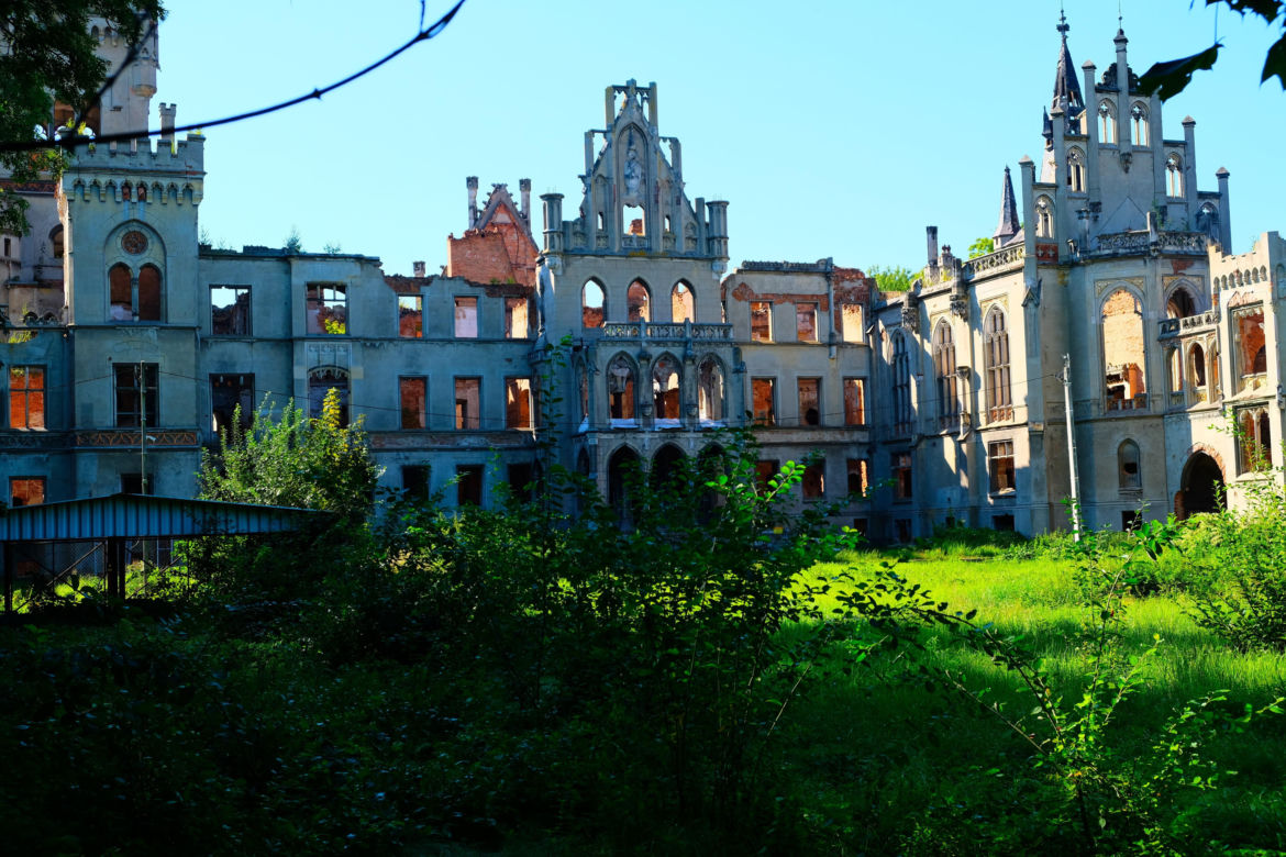 Pałac w Kopicach. Od bajki o Kopciuszku do ruiny
