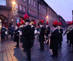 Barbórka w czasach zarazy, Górnicza orkiestra mimo pandemii obudziła mieszkańców Nikiszowca! [ZDJĘCIA]