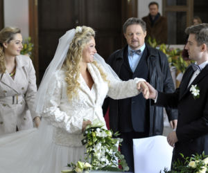 PRZYJACIÓŁKI 2 sezon odc. 26. Patrycja (Joanna Liszowska), Michał (Marcin Rogacewicz), Inga (Małgorzata Socha)