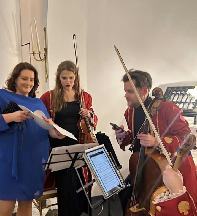 Kożuchowska, Karolak i Ogórek na salonach u księcia. Ciekawy dobór strojów