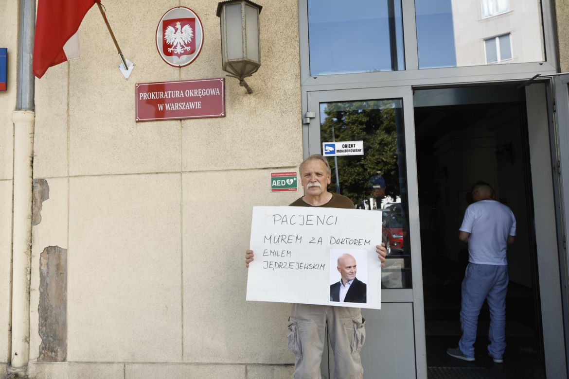 Dr Jędrzejewski po raz drugi w prokuraturze