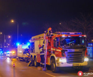 MAKABRYCZNE zdarzenie na Czyżynach! PIJANY pieszy wpadł pod tramwaj! 