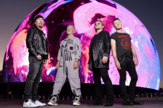 U2 uruchamia całodobową stację na YouTube. W ten sposób grupa świętuje swój jubileusz 
