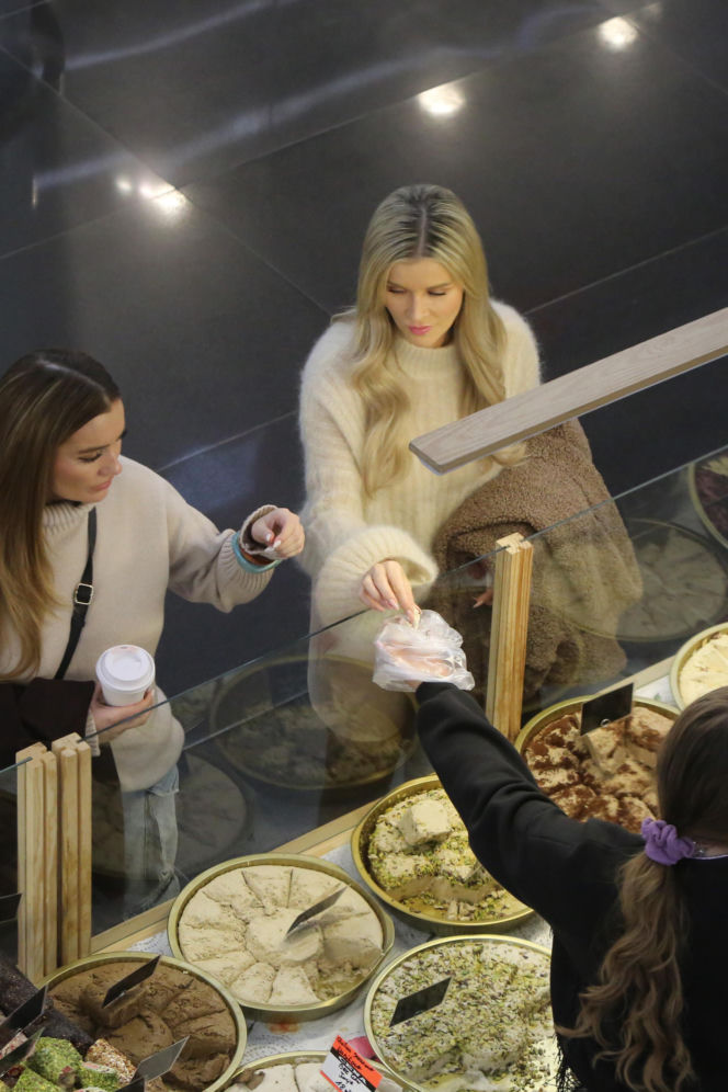 Joanna Krupa z siostrą Martą. Zjadły w mlecznym i poszły po patelnię