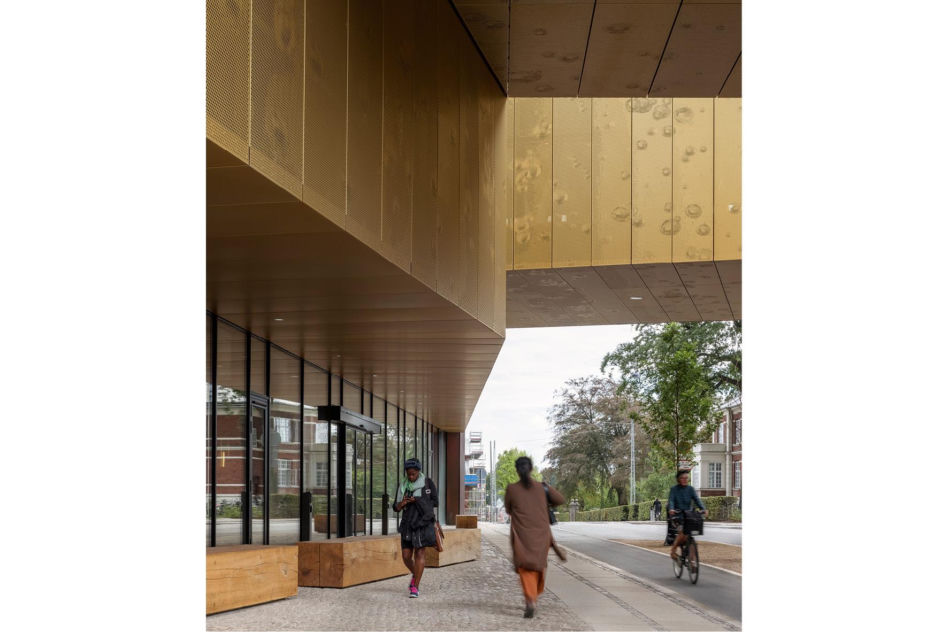 Miedziane elewacje niczym kadzie - Carlsberg; Kopenhaga; proj. CF Møller Architects